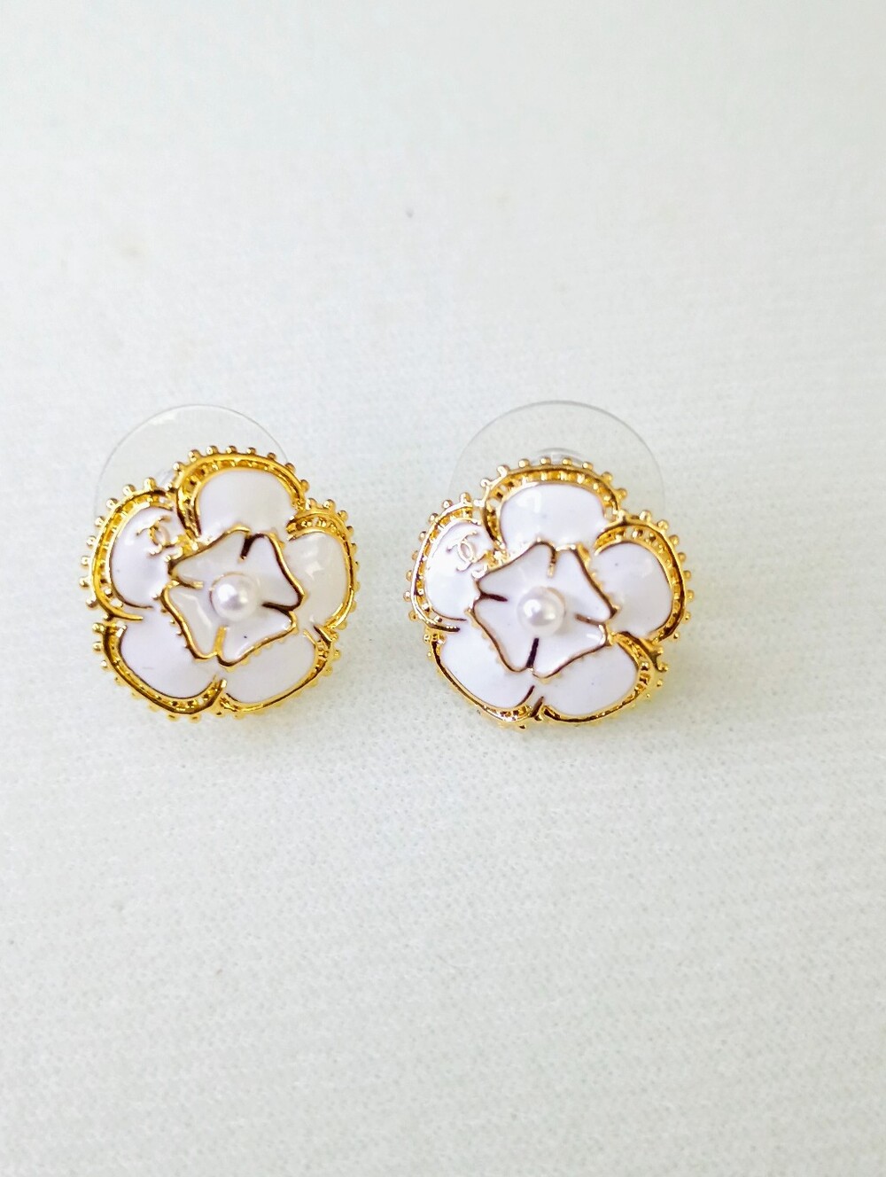New Gold and White Floral Stud Earrings with Pearl Center